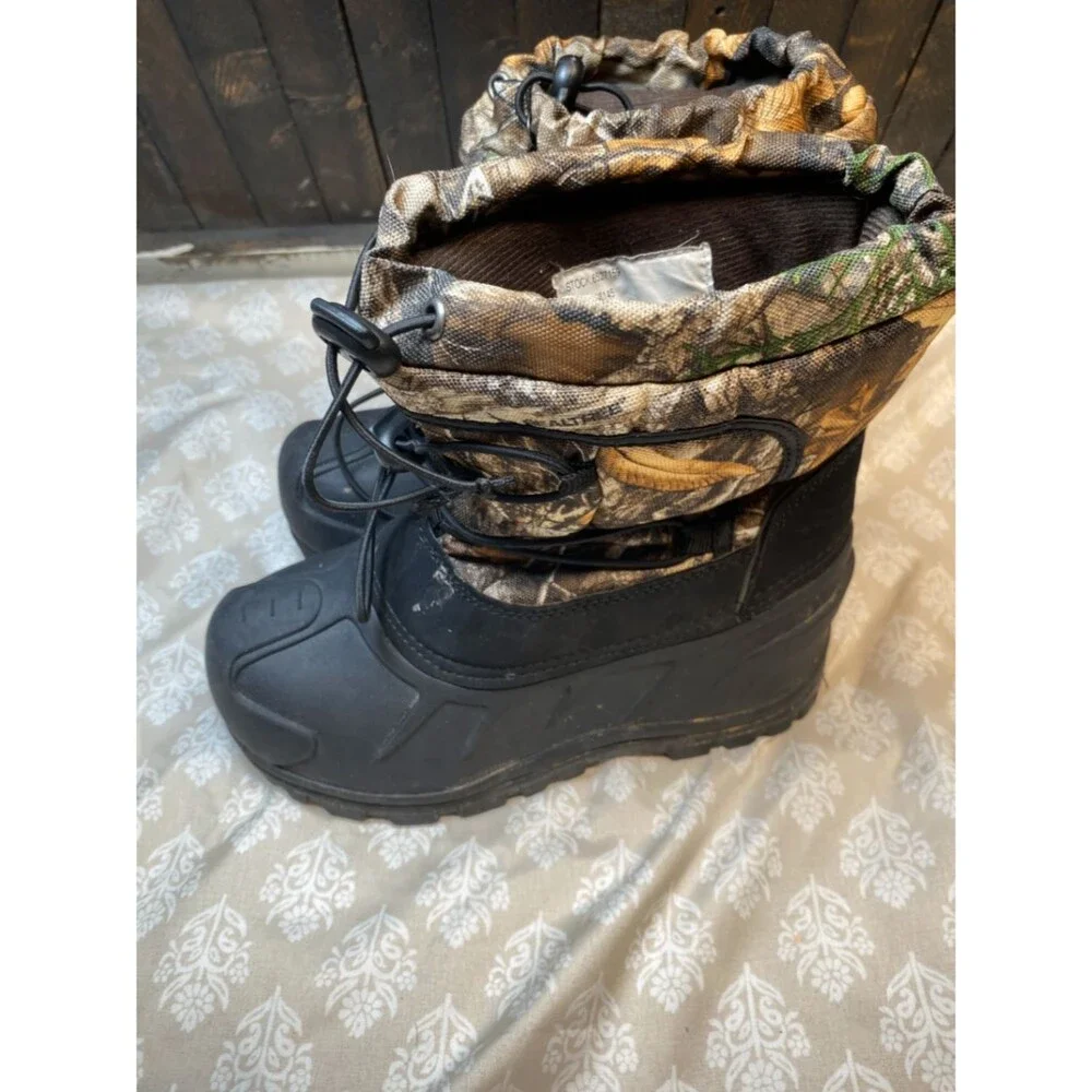 Itasca Boys Youth Size 2 Snow Boots Winter Camo Black Pull-On Drawstring